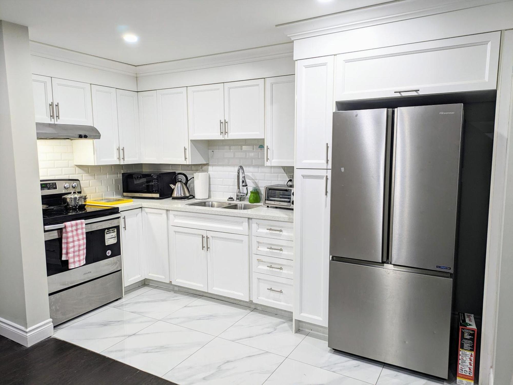 Stunning Furnished 2Bedroom/2Washroom Apartment برامبتون المظهر الخارجي الصورة
