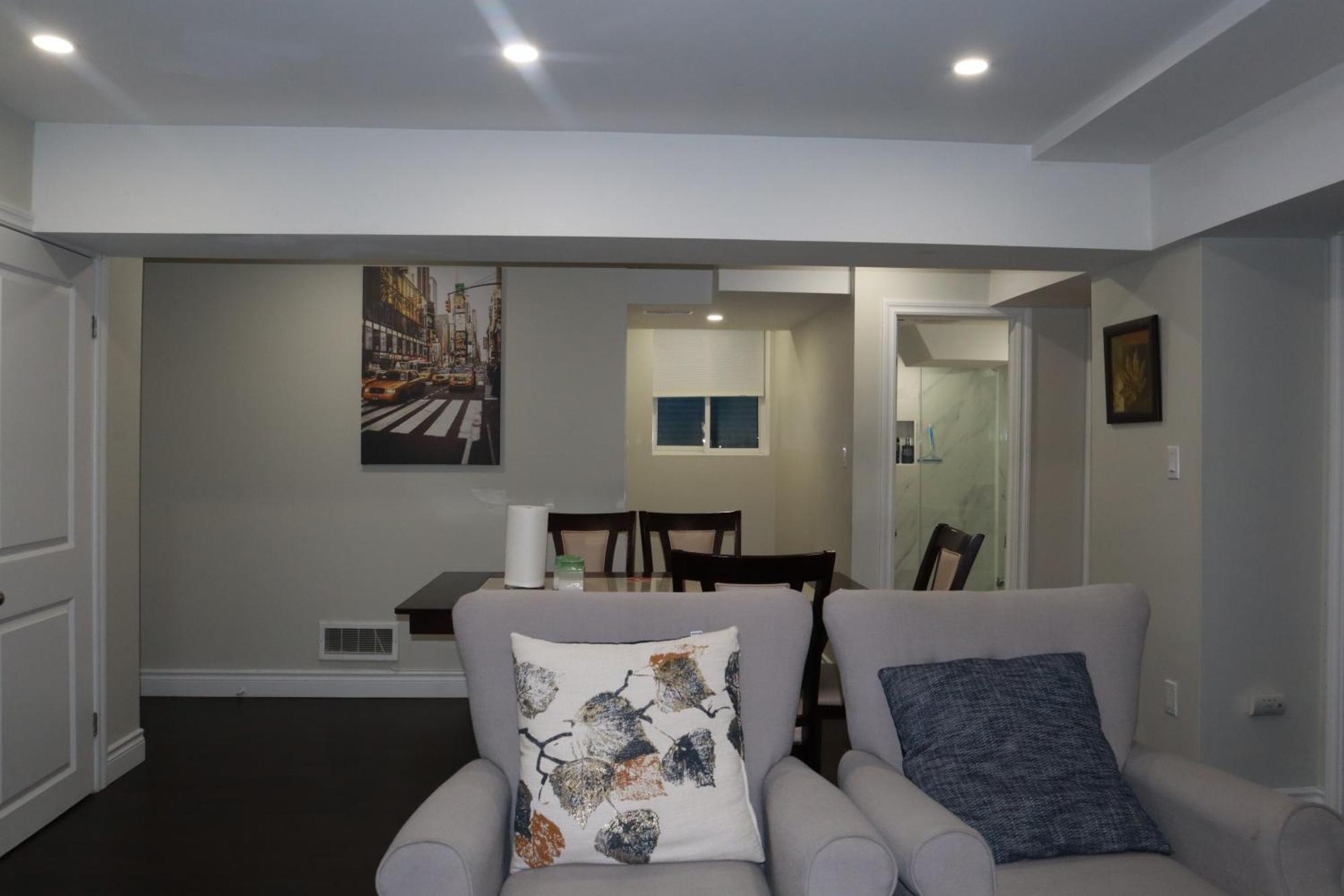Stunning Furnished 2Bedroom/2Washroom Apartment برامبتون المظهر الخارجي الصورة