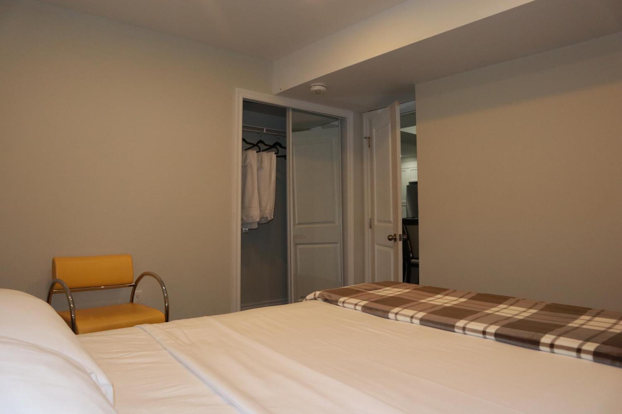 Stunning Furnished 2Bedroom/2Washroom Apartment برامبتون المظهر الخارجي الصورة