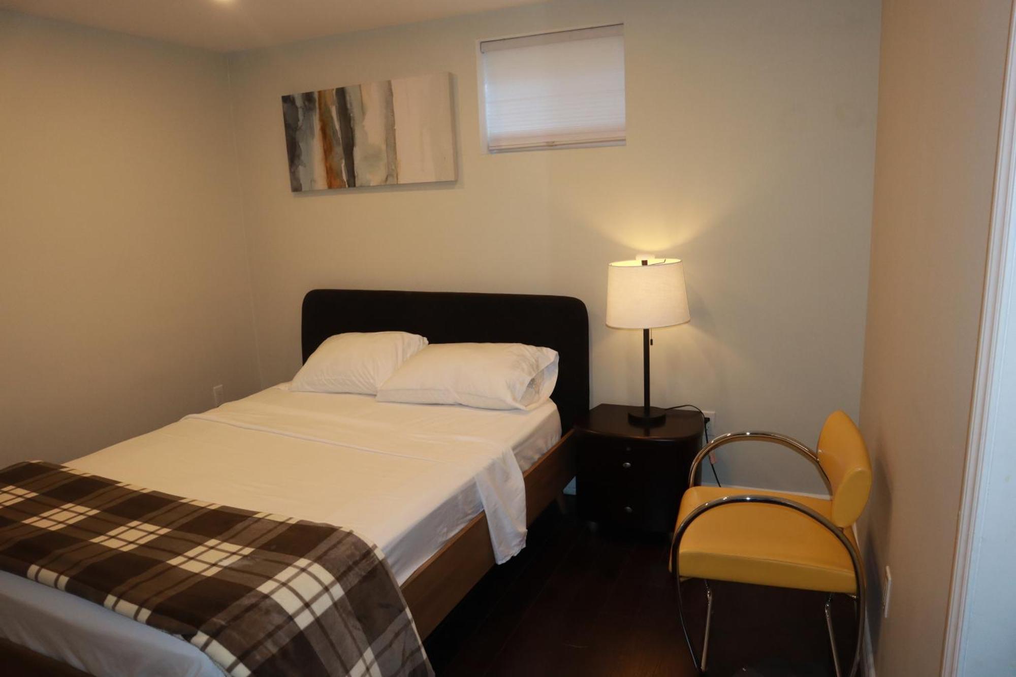 Stunning Furnished 2Bedroom/2Washroom Apartment برامبتون المظهر الخارجي الصورة