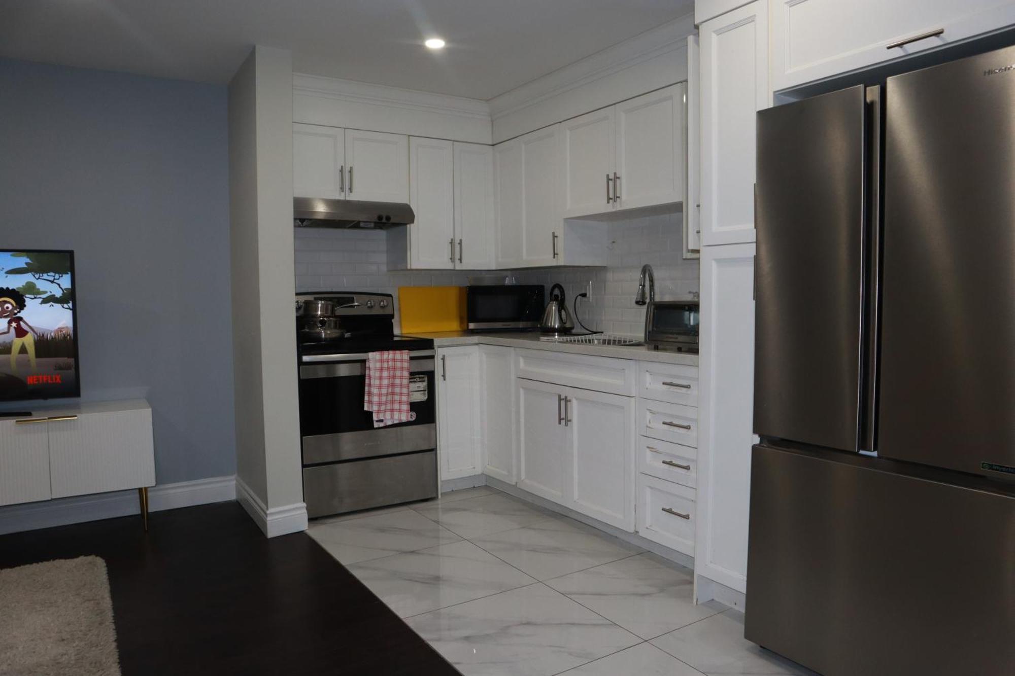 Stunning Furnished 2Bedroom/2Washroom Apartment برامبتون المظهر الخارجي الصورة