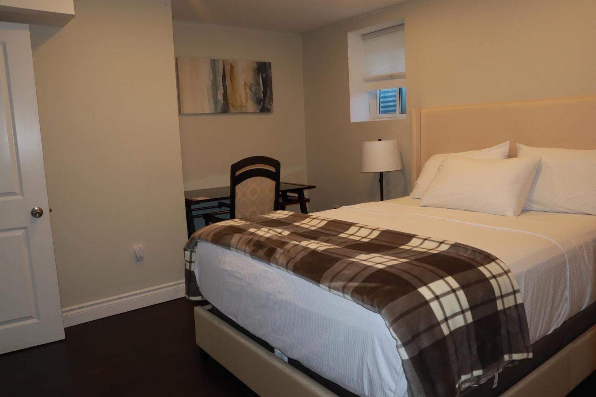 Stunning Furnished 2Bedroom/2Washroom Apartment برامبتون المظهر الخارجي الصورة
