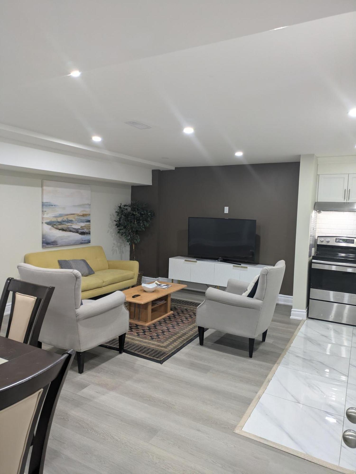 Stunning Furnished 2Bedroom/2Washroom Apartment برامبتون المظهر الخارجي الصورة